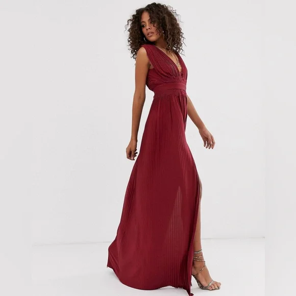 ASOS DESIGN Premium Lace Insert Pleated Maxi Dress size UK 2 US 00 ASOS DESIGN Premium Lace Insert Pleated Maxi Dress size UK 2 US 00